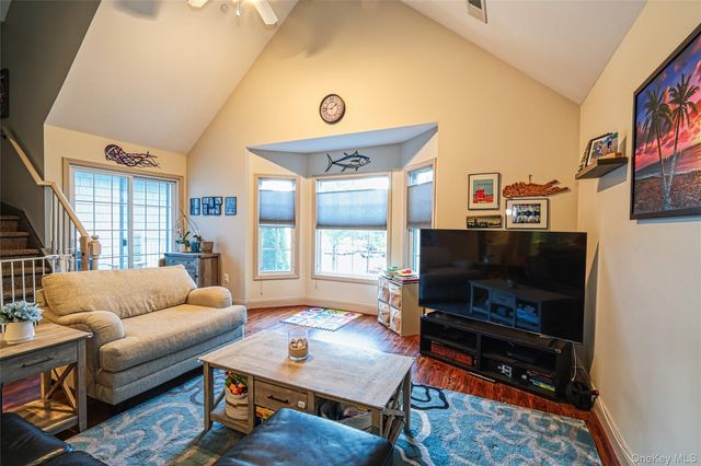 402 Okeefe Court, Oakdale, NY 11769