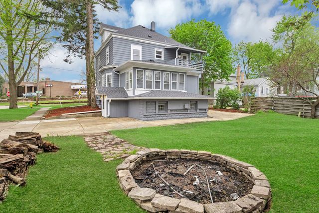 209 E Washington Street, West Chicago, IL 60185