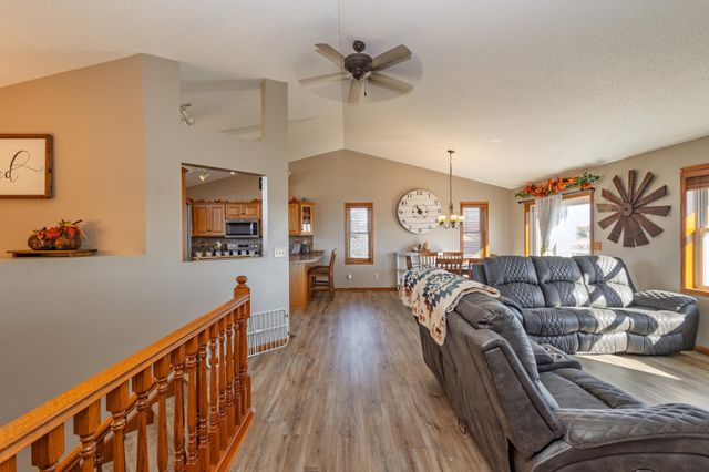 609 W 7th Avenue, Osakis, MN 56360