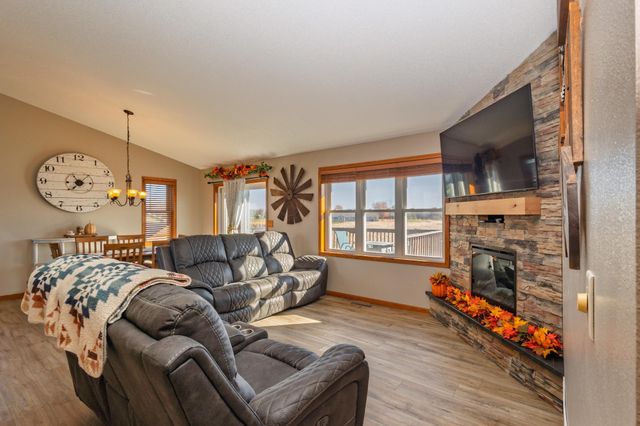 609 W 7th Avenue, Osakis, MN 56360