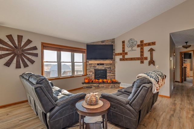 609 W 7th Avenue, Osakis, MN 56360