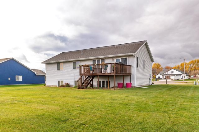 609 W 7th Avenue, Osakis, MN 56360