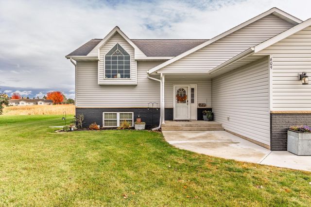 609 W 7th Avenue, Osakis, MN 56360