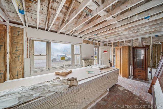 902 SE 2nd Street, Pryor, OK 74361