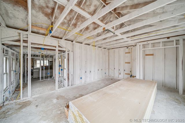 902 SE 2nd Street, Pryor, OK 74361