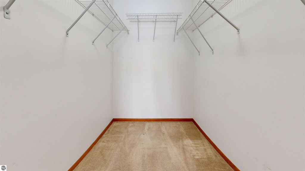 Image 15 of property listing at 350 Applewood Lane, Mt Pleasant, MI 48858