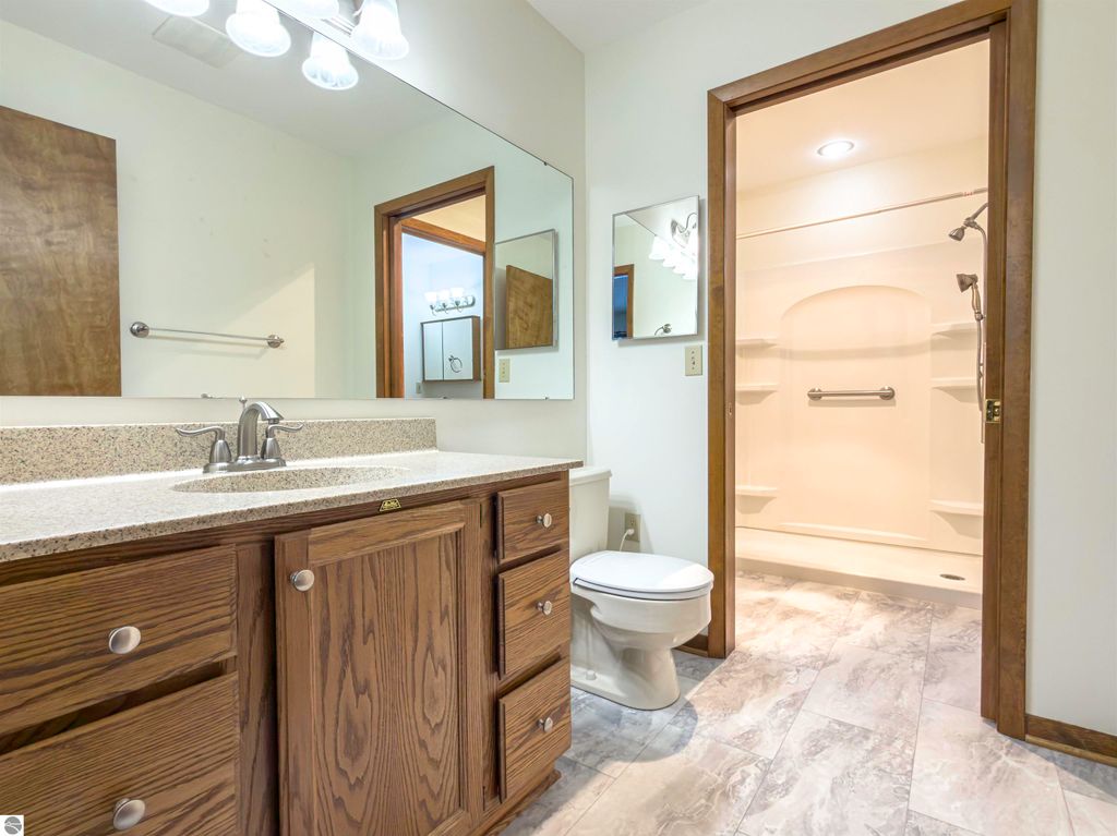 Image 16 of property listing at 350 Applewood Lane, Mt Pleasant, MI 48858