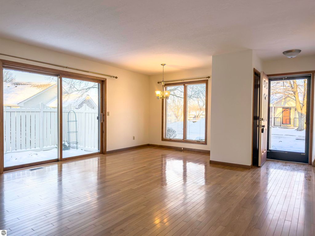 Image 20 of property listing at 350 Applewood Lane, Mt Pleasant, MI 48858