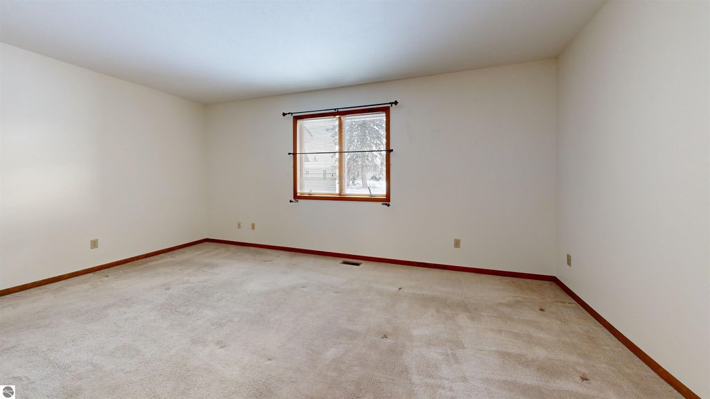 Image 23 of property listing at 350 Applewood Lane, Mt Pleasant, MI 48858