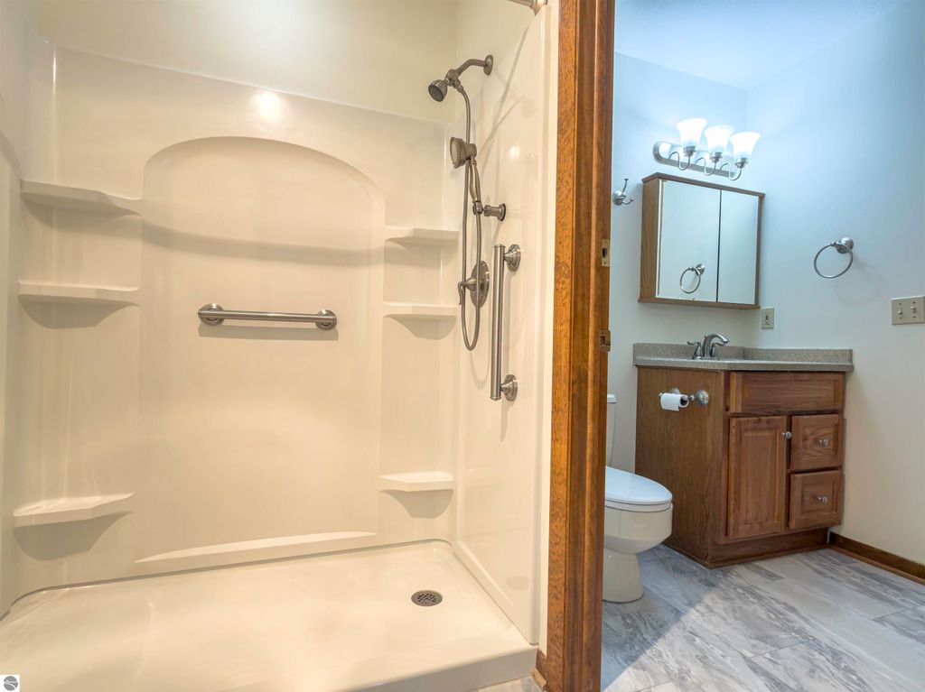 Image 27 of property listing at 350 Applewood Lane, Mt Pleasant, MI 48858