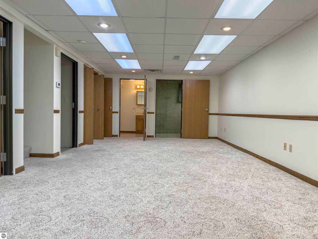 Image 29 of property listing at 350 Applewood Lane, Mt Pleasant, MI 48858