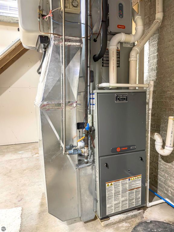 Image 41 of property listing at 350 Applewood Lane, Mt Pleasant, MI 48858