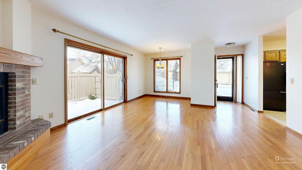 Image 5 of property listing at 350 Applewood Lane, Mt Pleasant, MI 48858