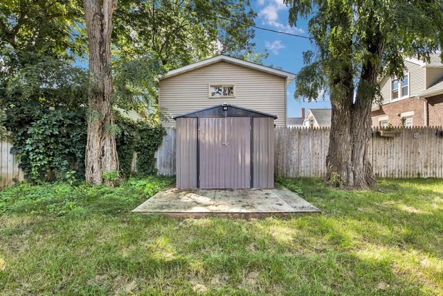 1031 W Washington STREET, West Bend, WI 53095