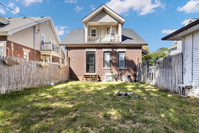 1031 W Washington STREET, West Bend, WI 53095