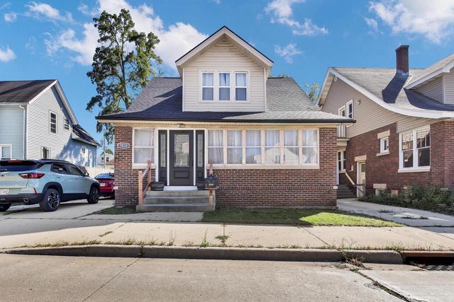 1031 W Washington STREET, West Bend, WI 53095