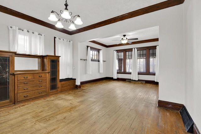 1031 W Washington STREET, West Bend, WI 53095
