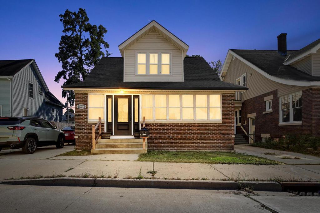 1031 W Washington STREET, West Bend, WI 53095