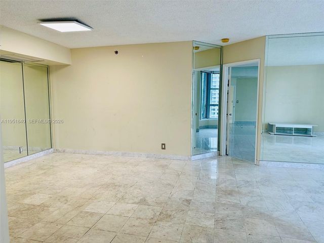 3600 Mystic Pointe Dr 1117, Aventura, FL 33180