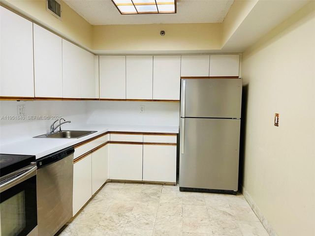 3600 Mystic Pointe Dr 1117, Aventura, FL 33180