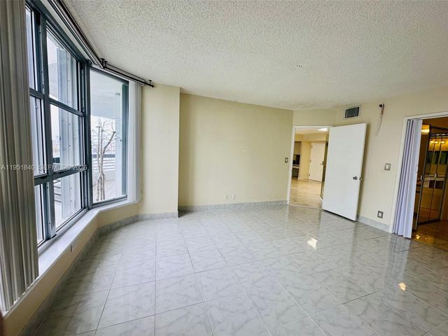 3600 Mystic Pointe Dr 1117, Aventura, FL 33180