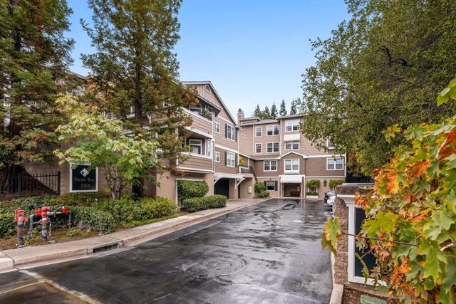 2160 Santa Cruz Avenue 22, Menlo Park, CA 94025