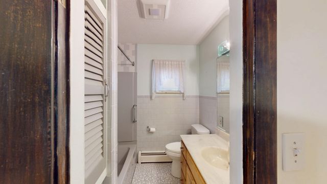 41 Lakeshore Dr, Bellingham, MA 02019