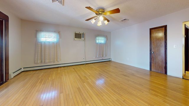 41 Lakeshore Dr, Bellingham, MA 02019