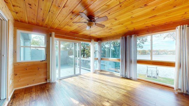 41 Lakeshore Dr, Bellingham, MA 02019