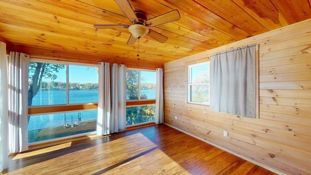 41 Lakeshore Dr, Bellingham, MA 02019