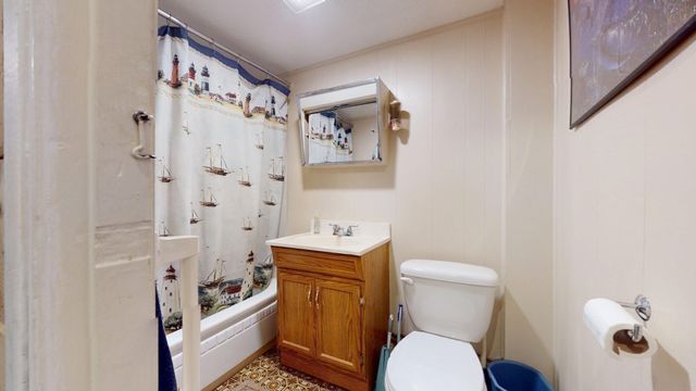 41 Lakeshore Dr, Bellingham, MA 02019