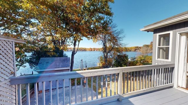 41 Lakeshore Dr, Bellingham, MA 02019