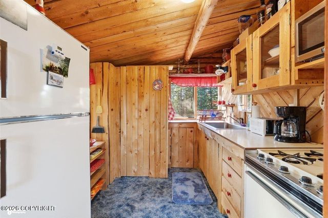 36210 Cottontree Lane, Sterling, AK 99672