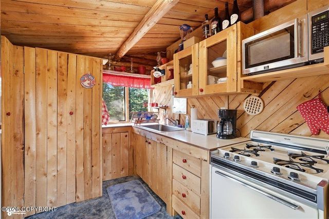 36210 Cottontree Lane, Sterling, AK 99672
