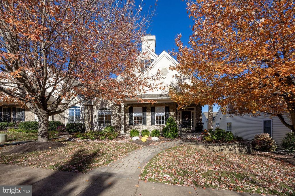 14 S HENLEY DR, Avondale, PA 19311