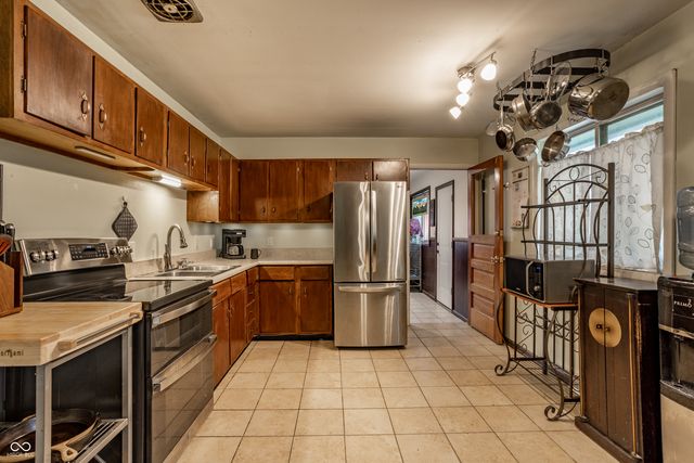 7625 Station Street, Indianapolis, IN 46240