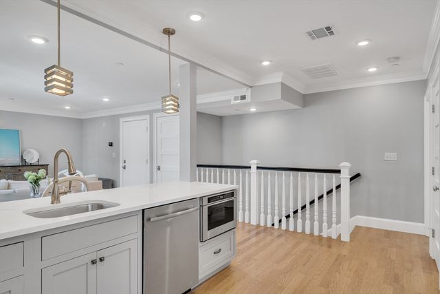 18 Tufts St 4, Cambridge, MA 02139