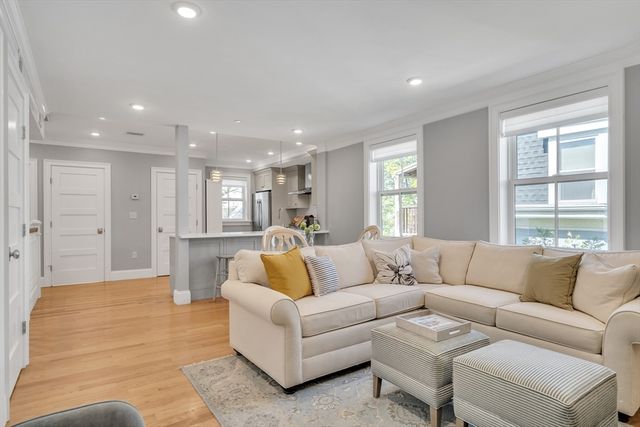 18 Tufts St 4, Cambridge, MA 02139