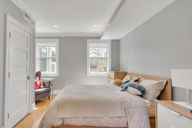 18 Tufts St 4, Cambridge, MA 02139