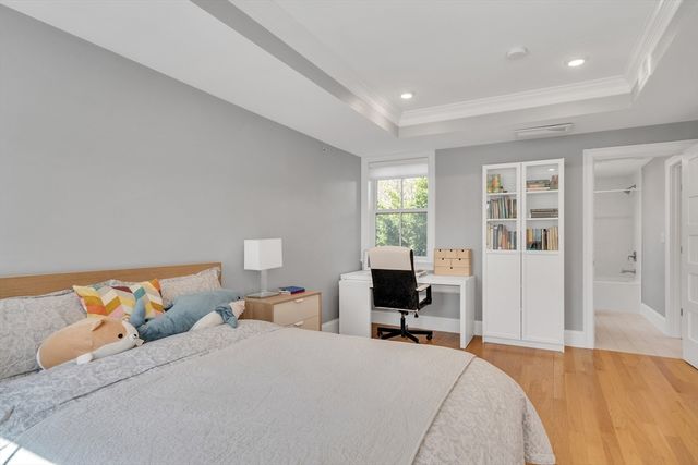 18 Tufts St 4, Cambridge, MA 02139