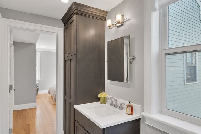 18 Tufts St 4, Cambridge, MA 02139