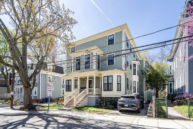 18 Tufts St 4, Cambridge, MA 02139