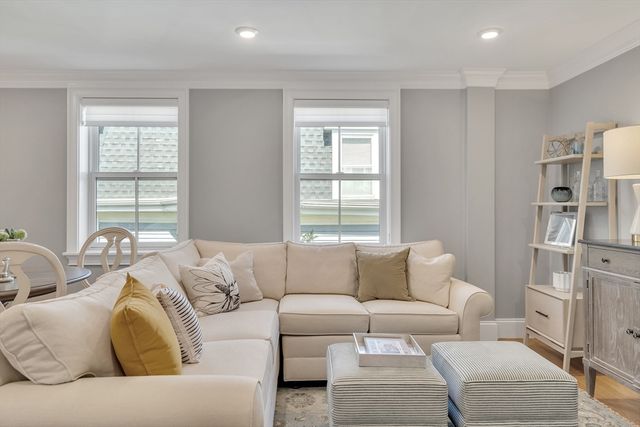 18 Tufts St 4, Cambridge, MA 02139