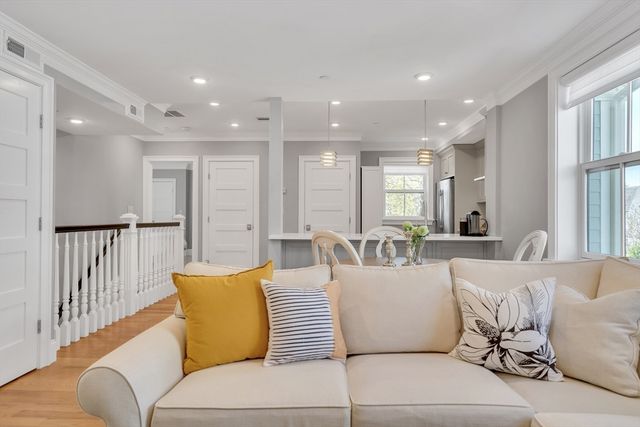 18 Tufts St 4, Cambridge, MA 02139