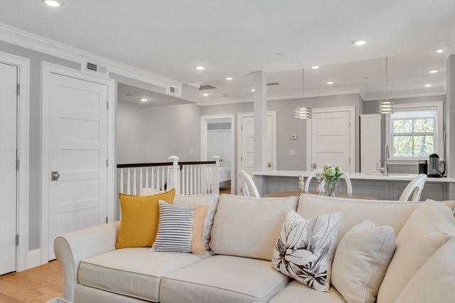 18 Tufts St 4, Cambridge, MA 02139