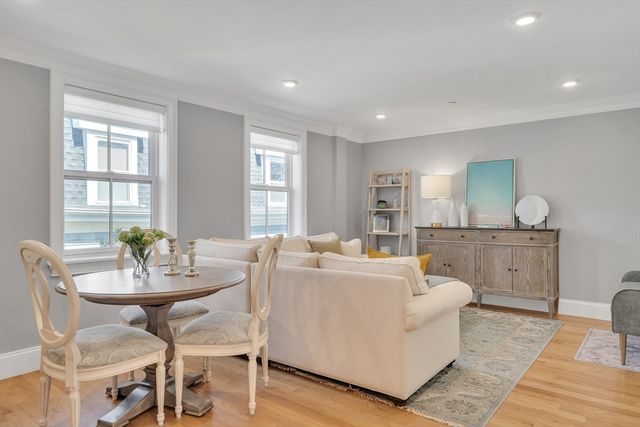 18 Tufts St 4, Cambridge, MA 02139