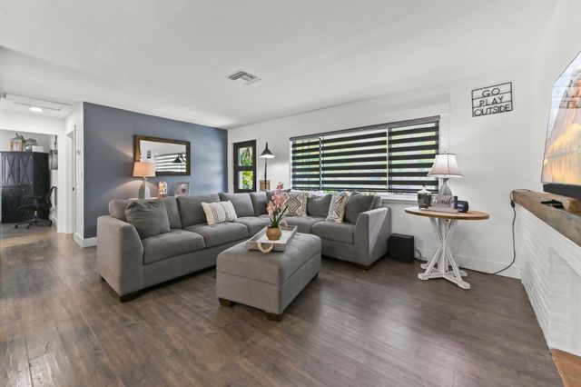 415 Park Avenue, Lake Park, FL 33403