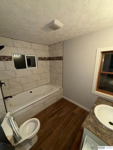 3312 N 205th Street, Omaha, NE 68022