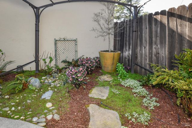 1142 Legion Ave, Napa, CA 94559