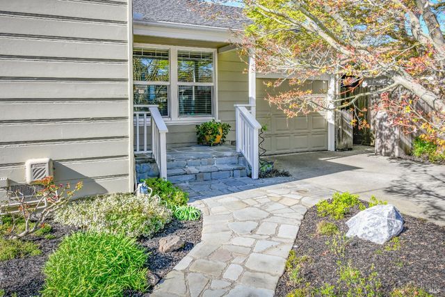 1142 Legion Ave, Napa, CA 94559